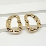Brinco Ondulado Vazado Filigrana Martelado no Banho Ouro 18k Semijoia